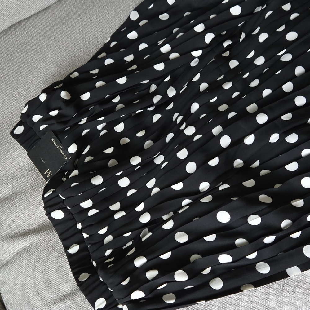 NWT Banana Republic Black Polka Dot Pleated Skirt Medium